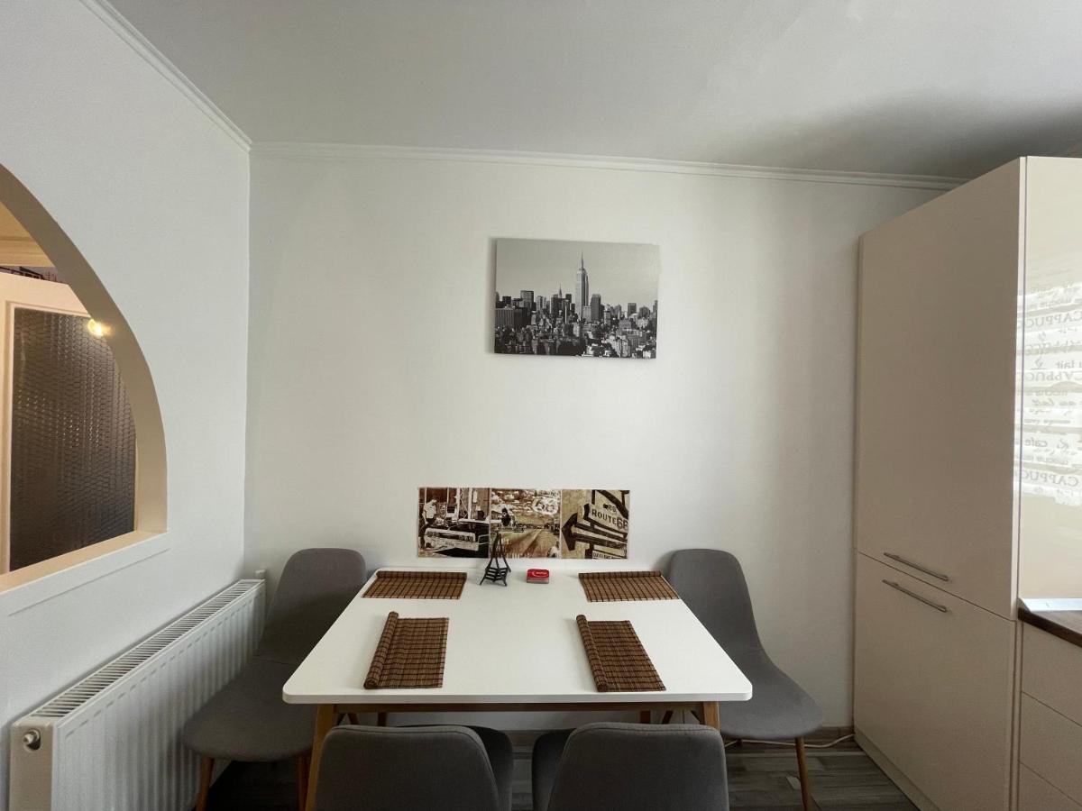 Soho Apartment Fagaras - 1 Bedroom & Extensible Couch מראה חיצוני תמונה